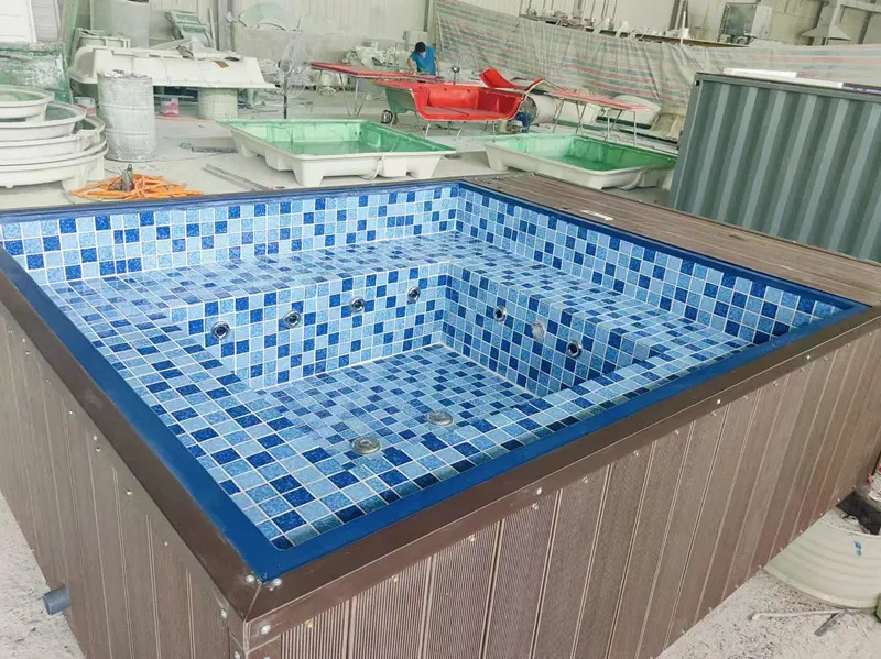 Un gran numero di piscine in vetroresina stanno per essere consegnate, Hebei Tengjun aiuta lo sviluppo delle industrie del fitness e del tempo libero